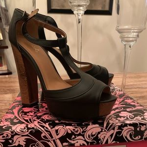 Women heels quip brand